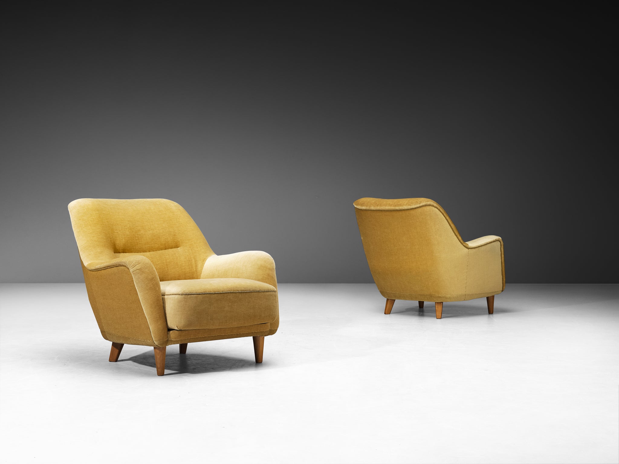 Pair of Mid-Century Modern Lounge Chairs in Velvet Seating Morentz