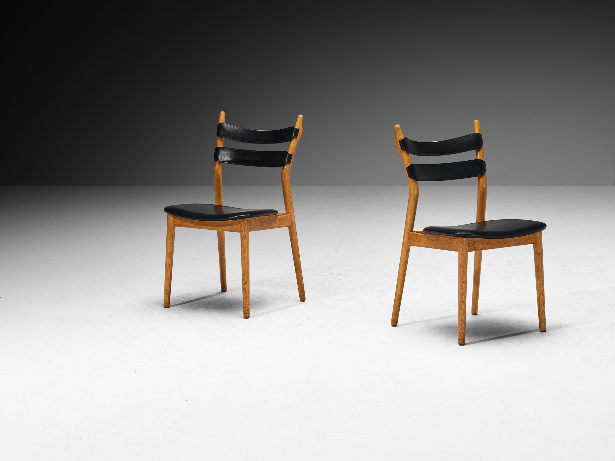 Helge Sibast for Sibast Rare Set of Fourteen Dining Chairs in Oak and Leather Seating Morentz