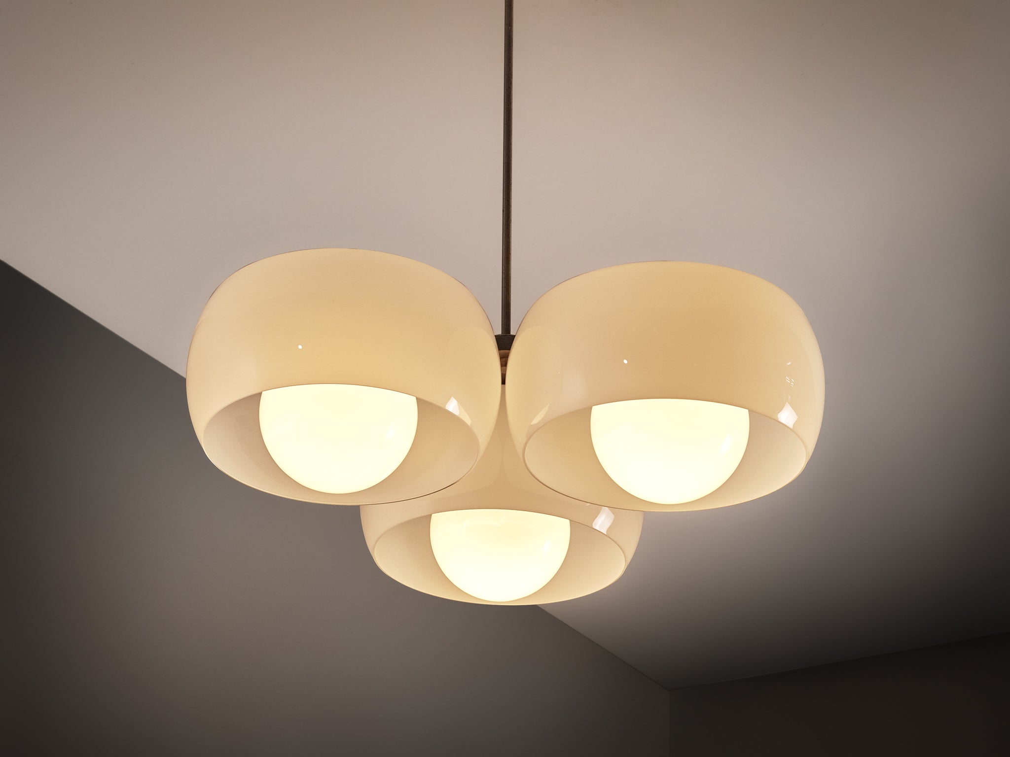 Vico Magistretti for Artemide 'Triclinio' Chandelier in Opaline Glass
