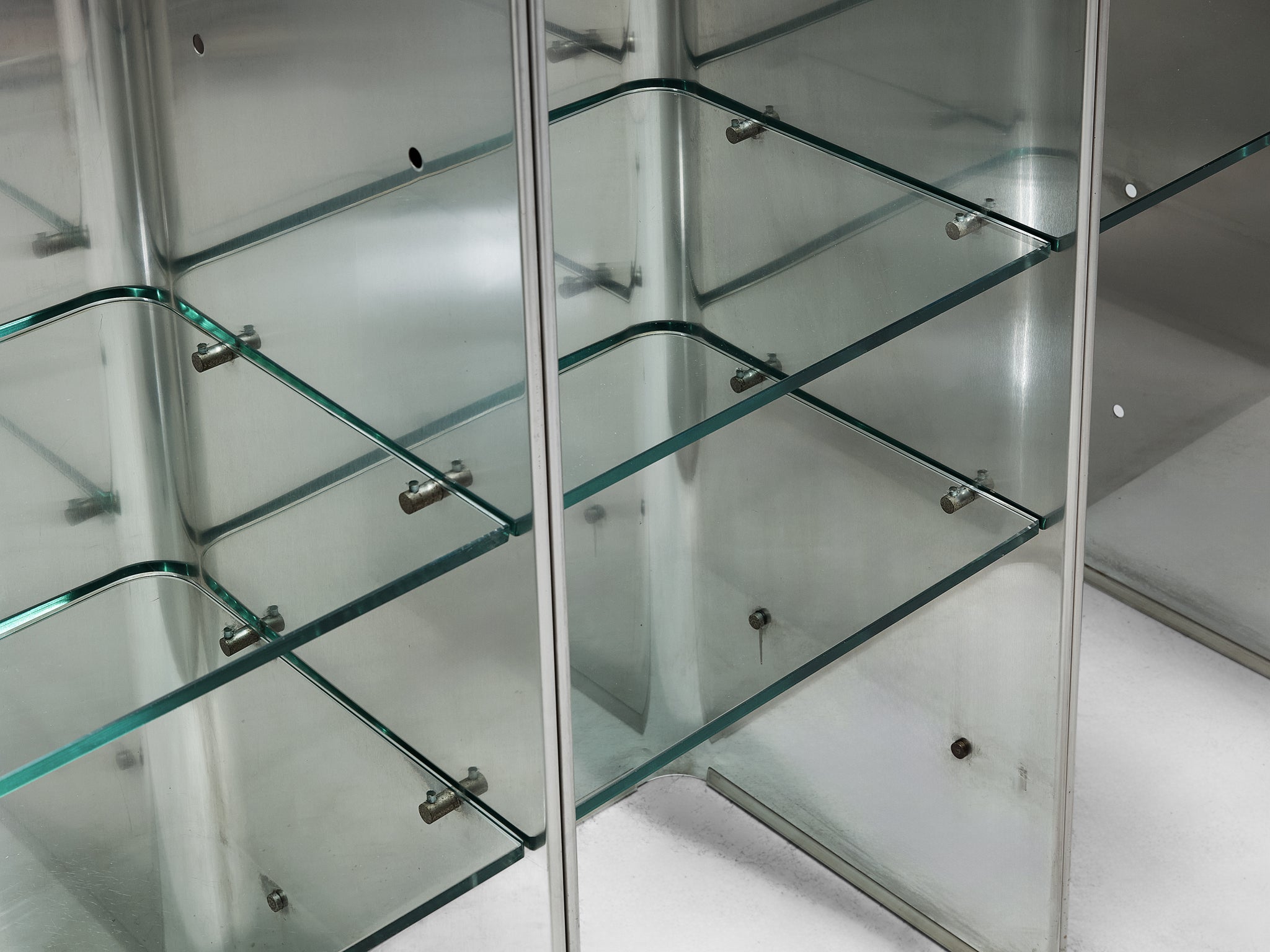 Carla Venosta and Guido Zimmerman for Arflex 'Valiant' Bookcase in Stainless Steel Case pieces and storage cabinets Morentz