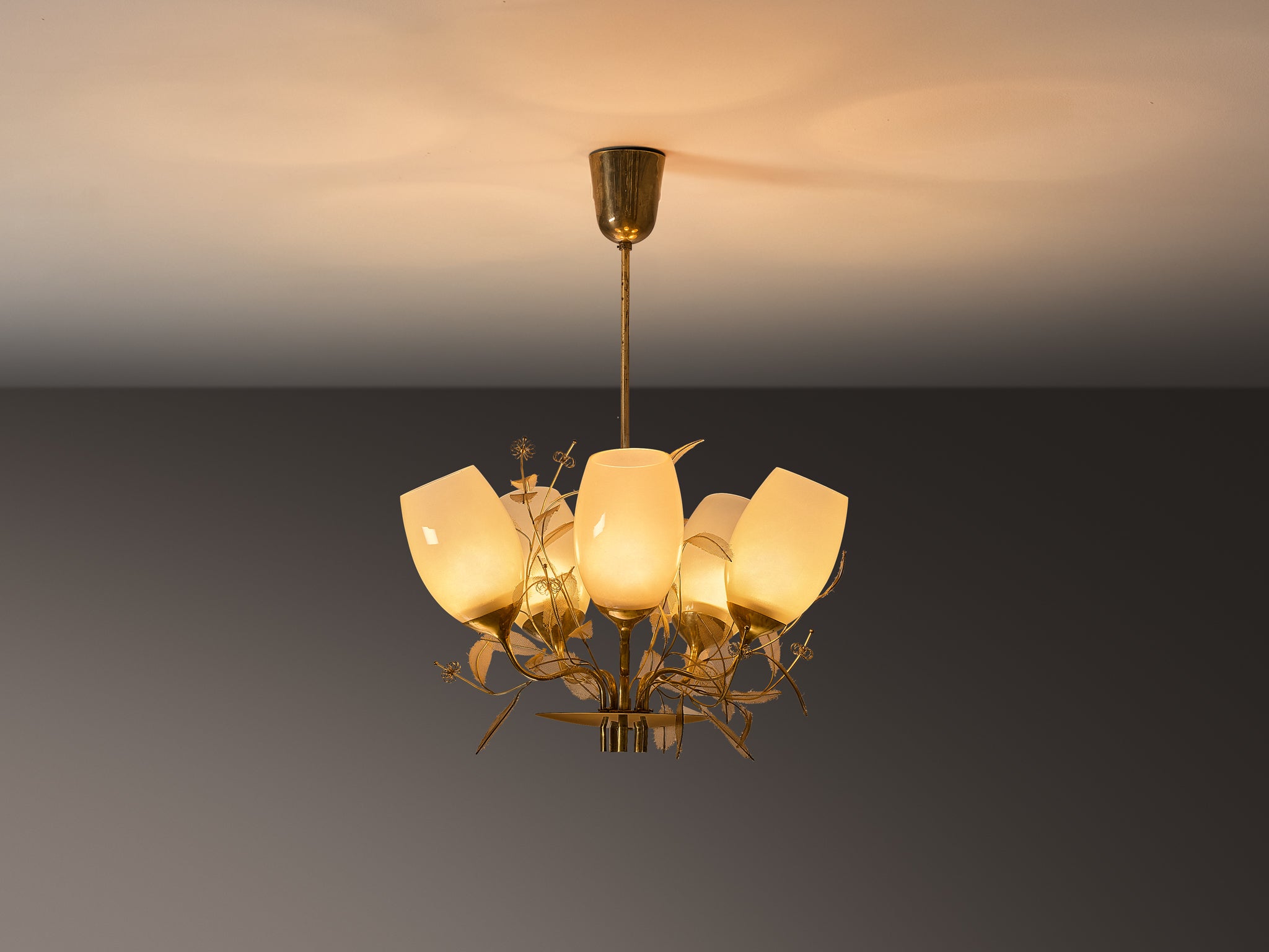 Paavo Tynell for Taito Oy 'Concerto' Chandelier in Brass and Beige Glass Lighting Morentz