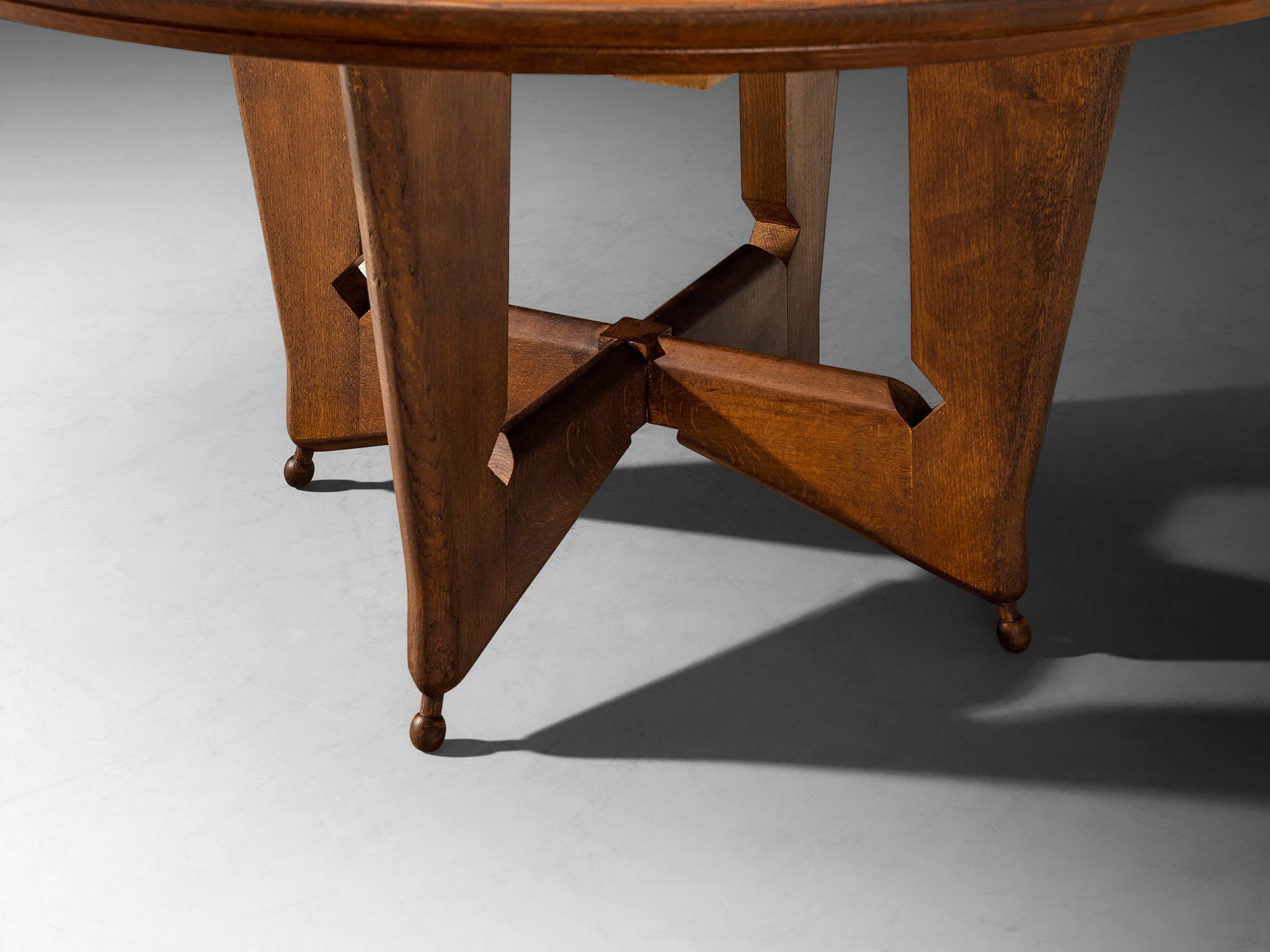 Guillerme & Chambron Extendable 'Victorine' Dining Table in Solid Oak Tables Morentz