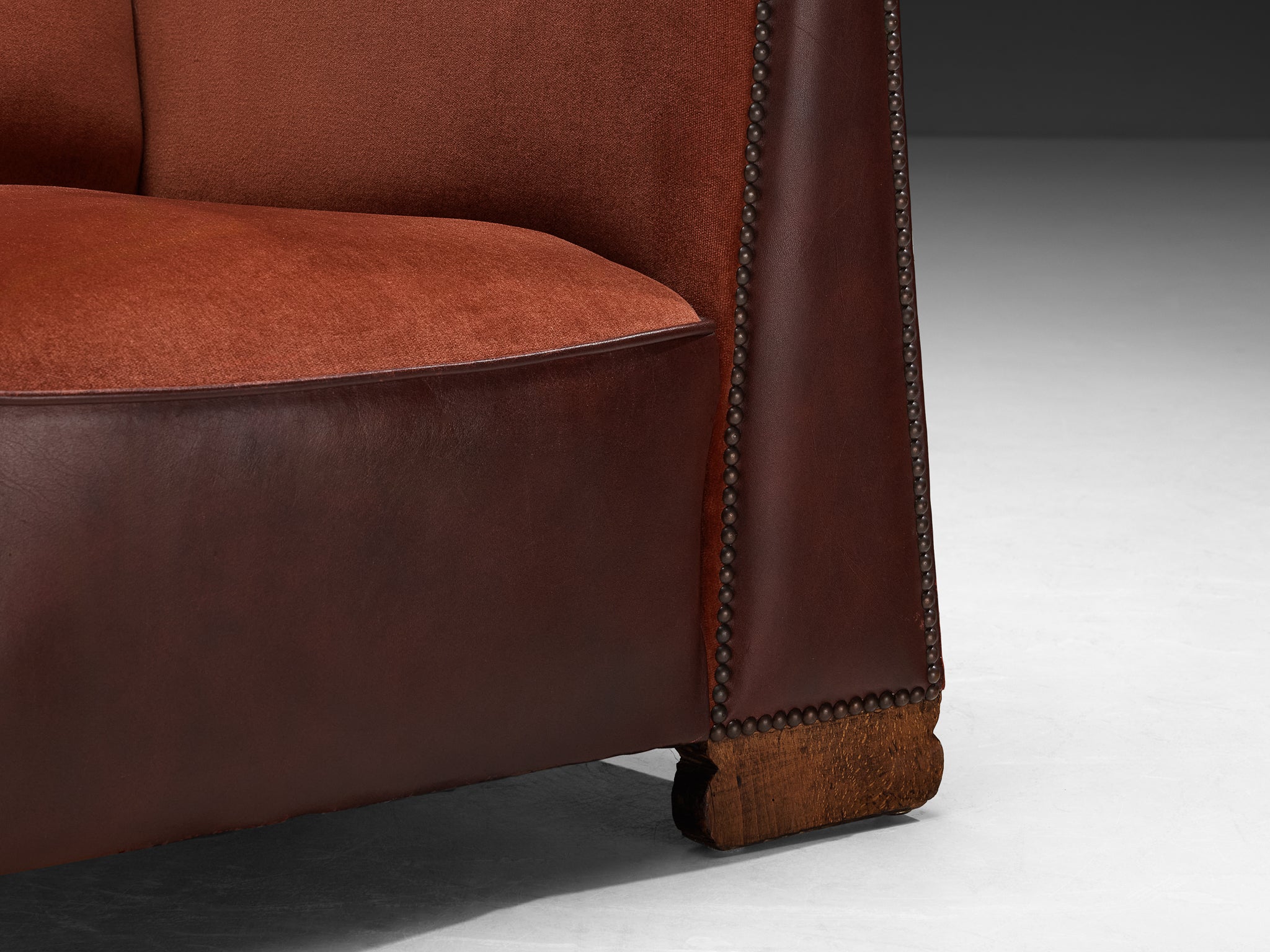1930s Art Deco Lounge Chair with Trapezoidal Armrests Seating Morentz