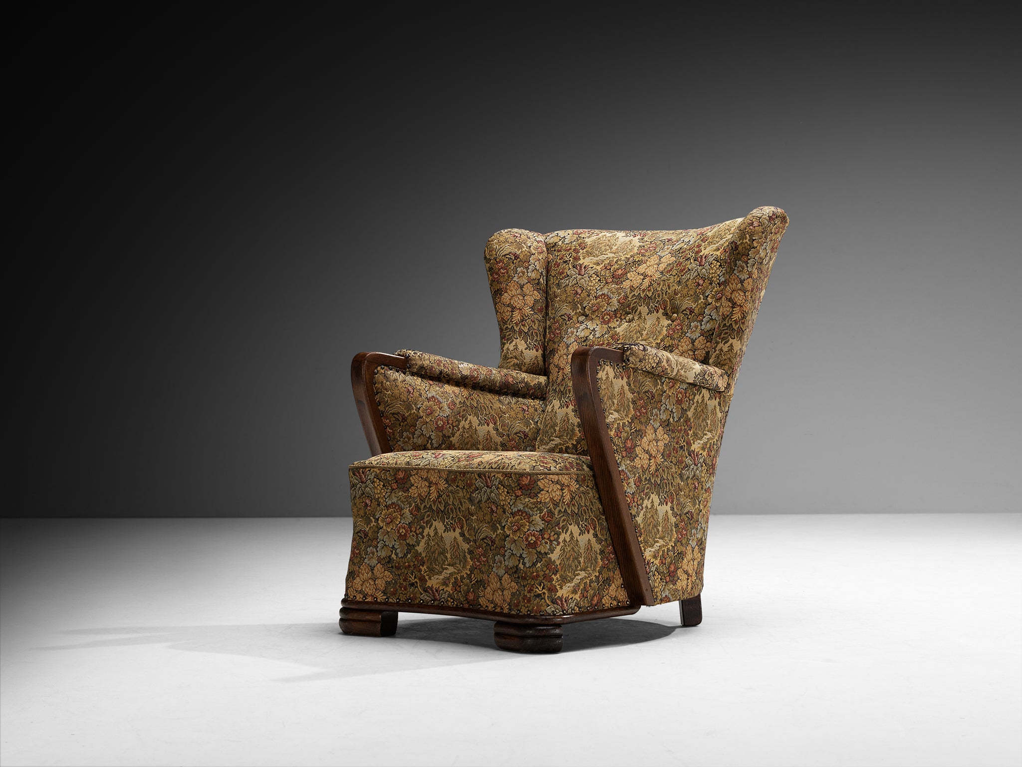 Art Deco Lounge Chair with Sculptural Lines in Beech and Fabric Seating Morentz