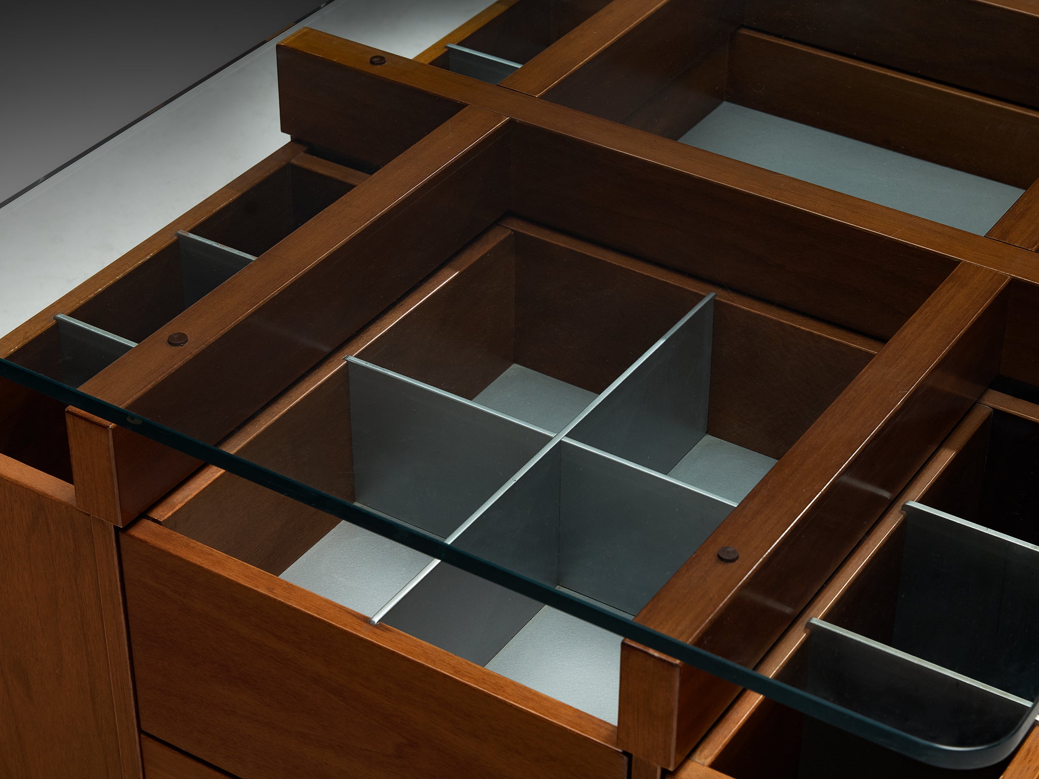 1970s Italian Assymetrical Grid Coffee Table in Walnut and Glass Tables Morentz