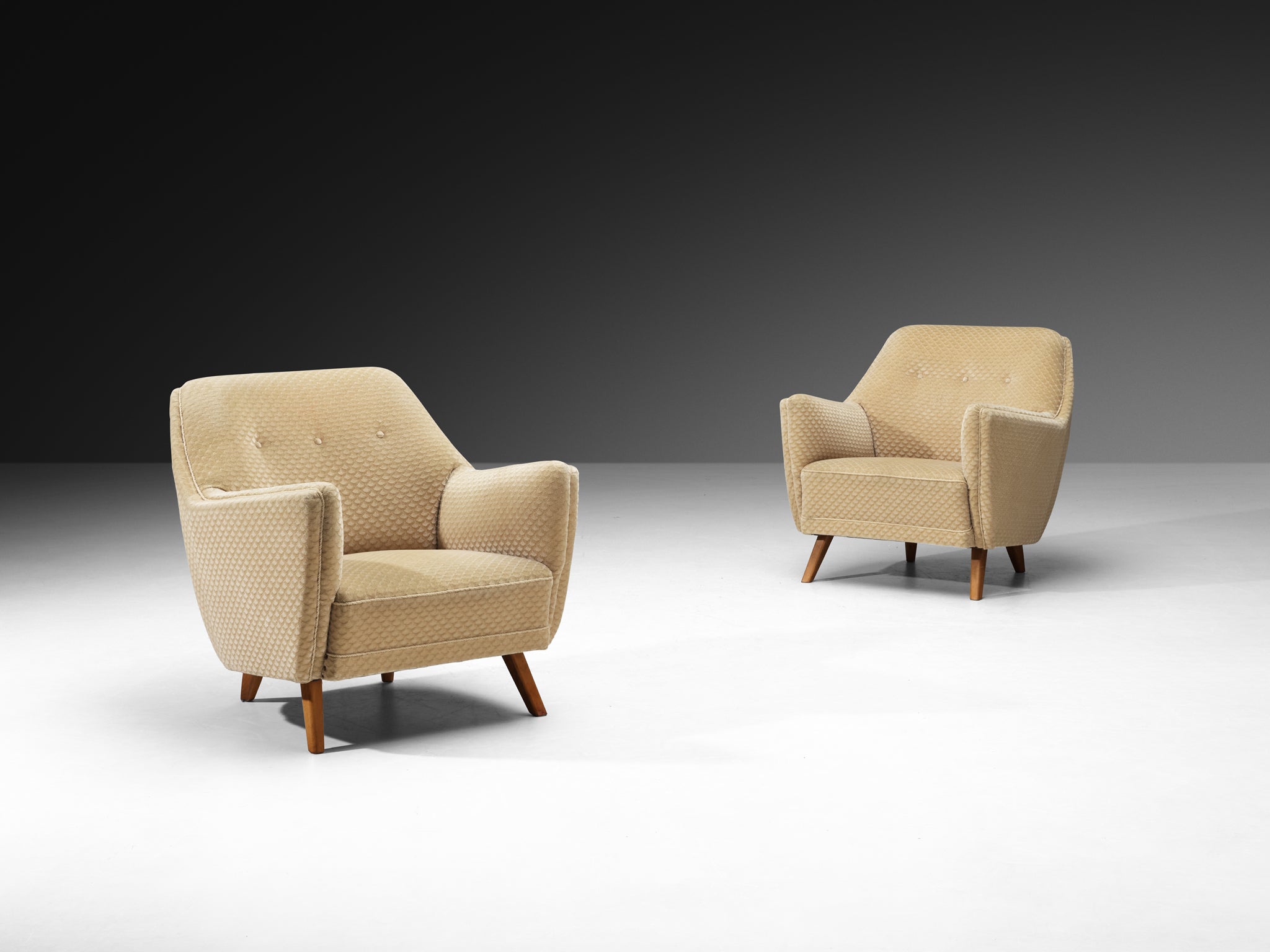Pair of Mid-Century Modern Lounge Chairs in Beige Velvet