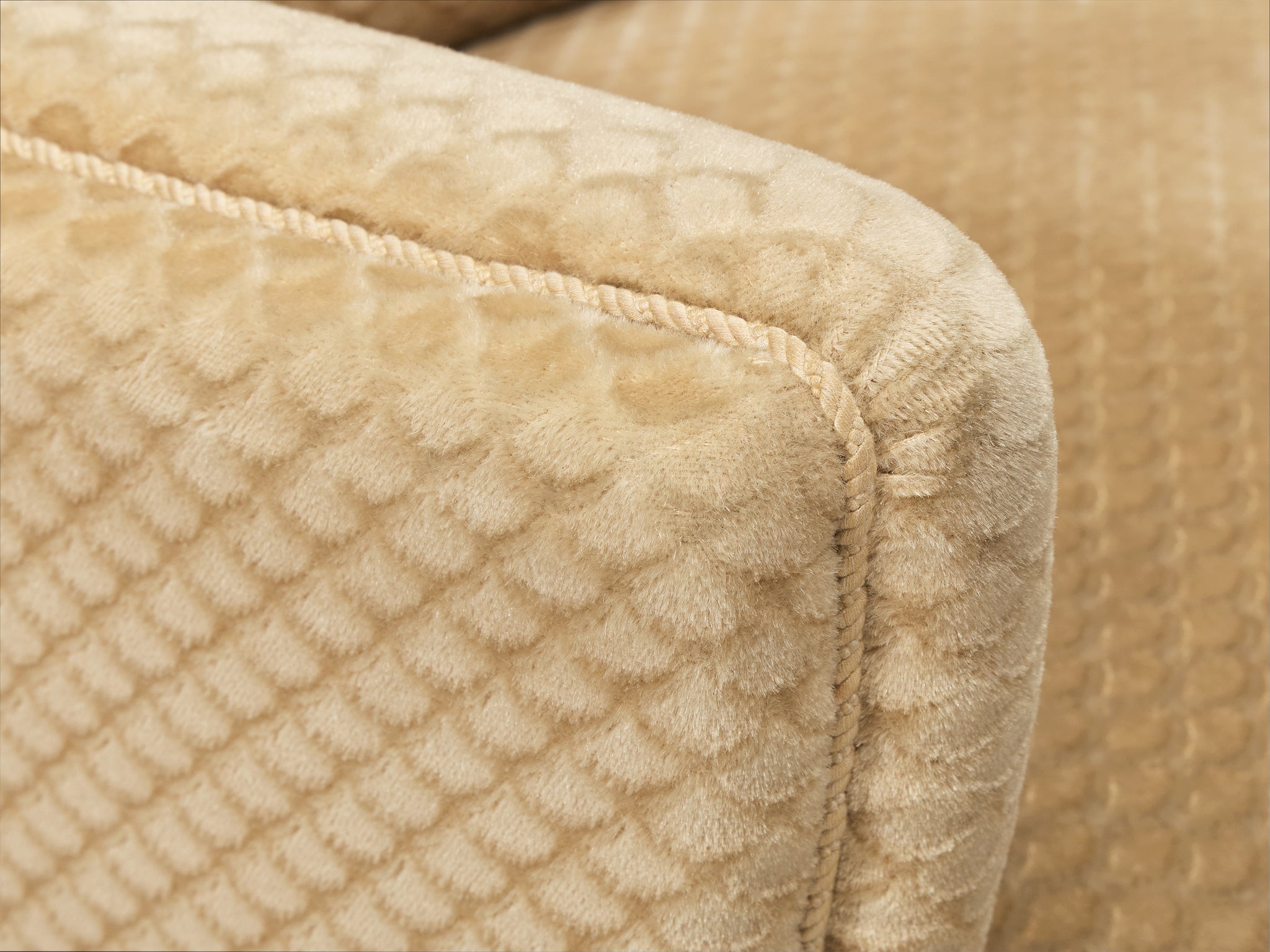 Pair of Mid-Century Modern Lounge Chairs in Beige Velvet