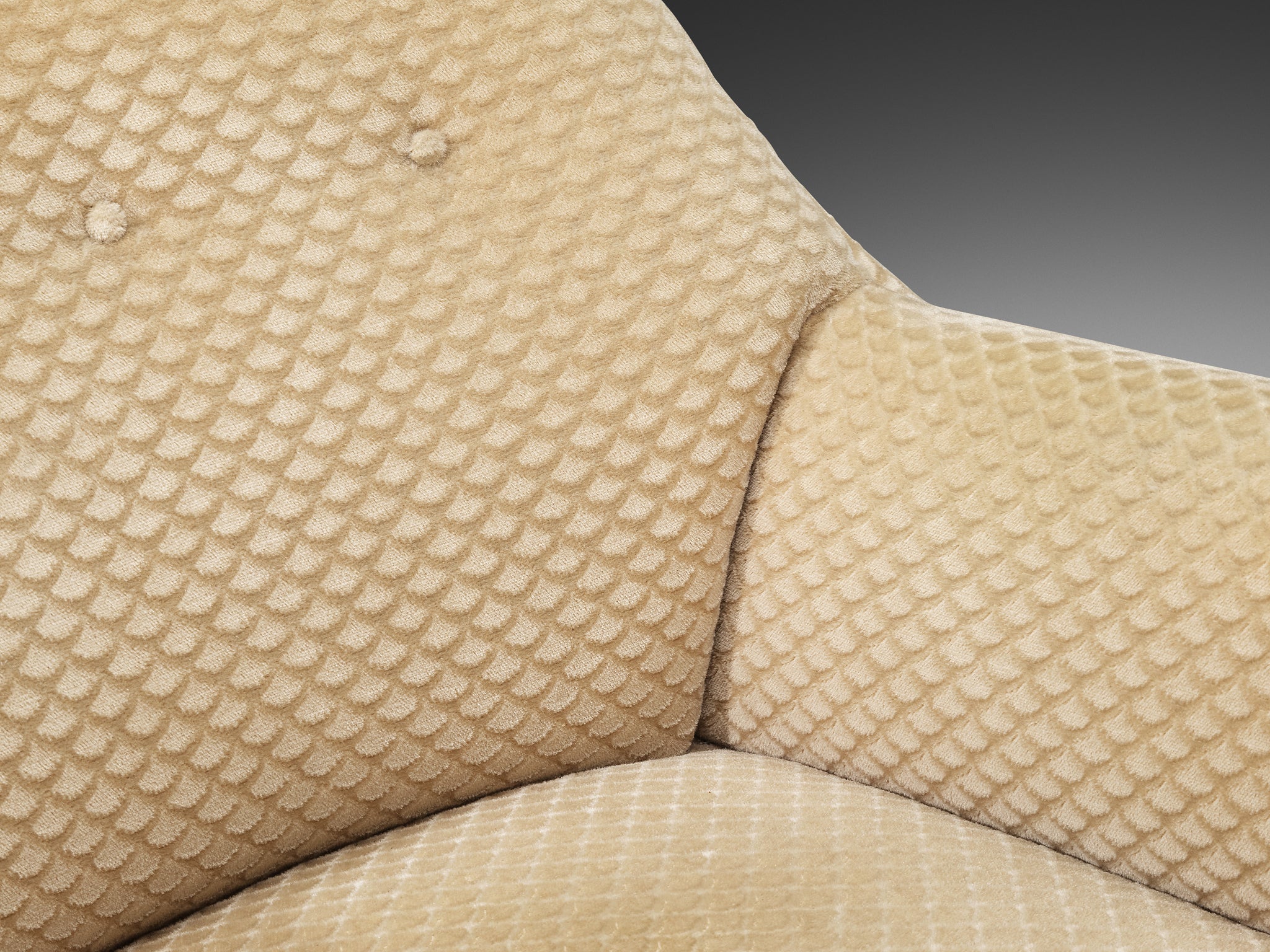 Pair of Mid-Century Modern Lounge Chairs in Beige Velvet