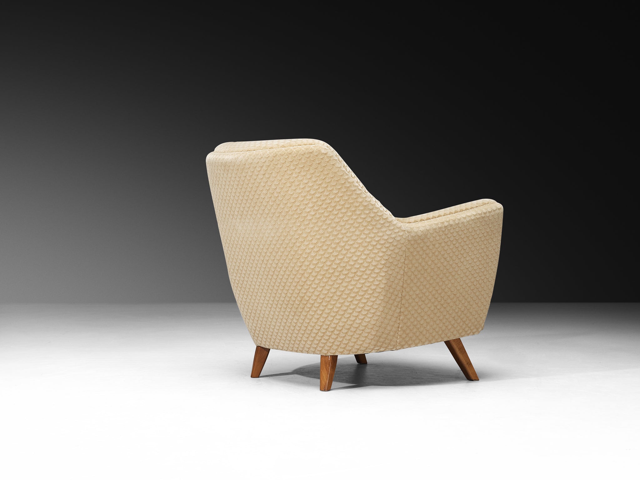 Pair of Mid-Century Modern Lounge Chairs in Beige Velvet