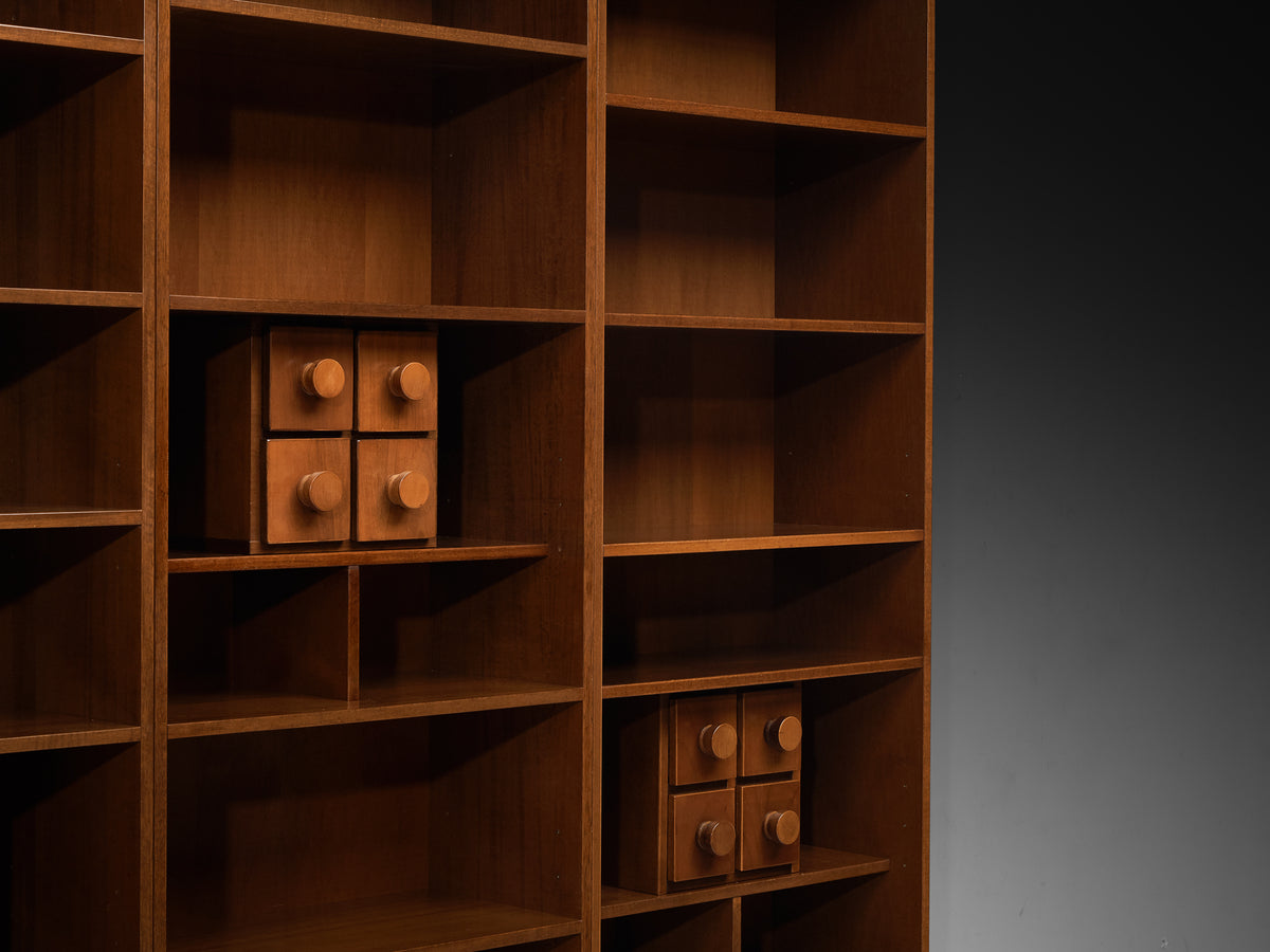 Bernini 'Antifona' Wall Unit Book Case in Walnut Case pieces and storage cabinets Morentz