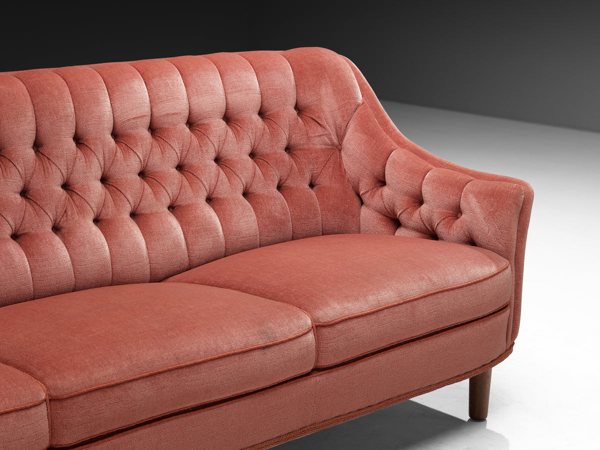 1950s Mid-Century Sofa in Tufted Dusty Pink Velvet and Oak Seating Morentz