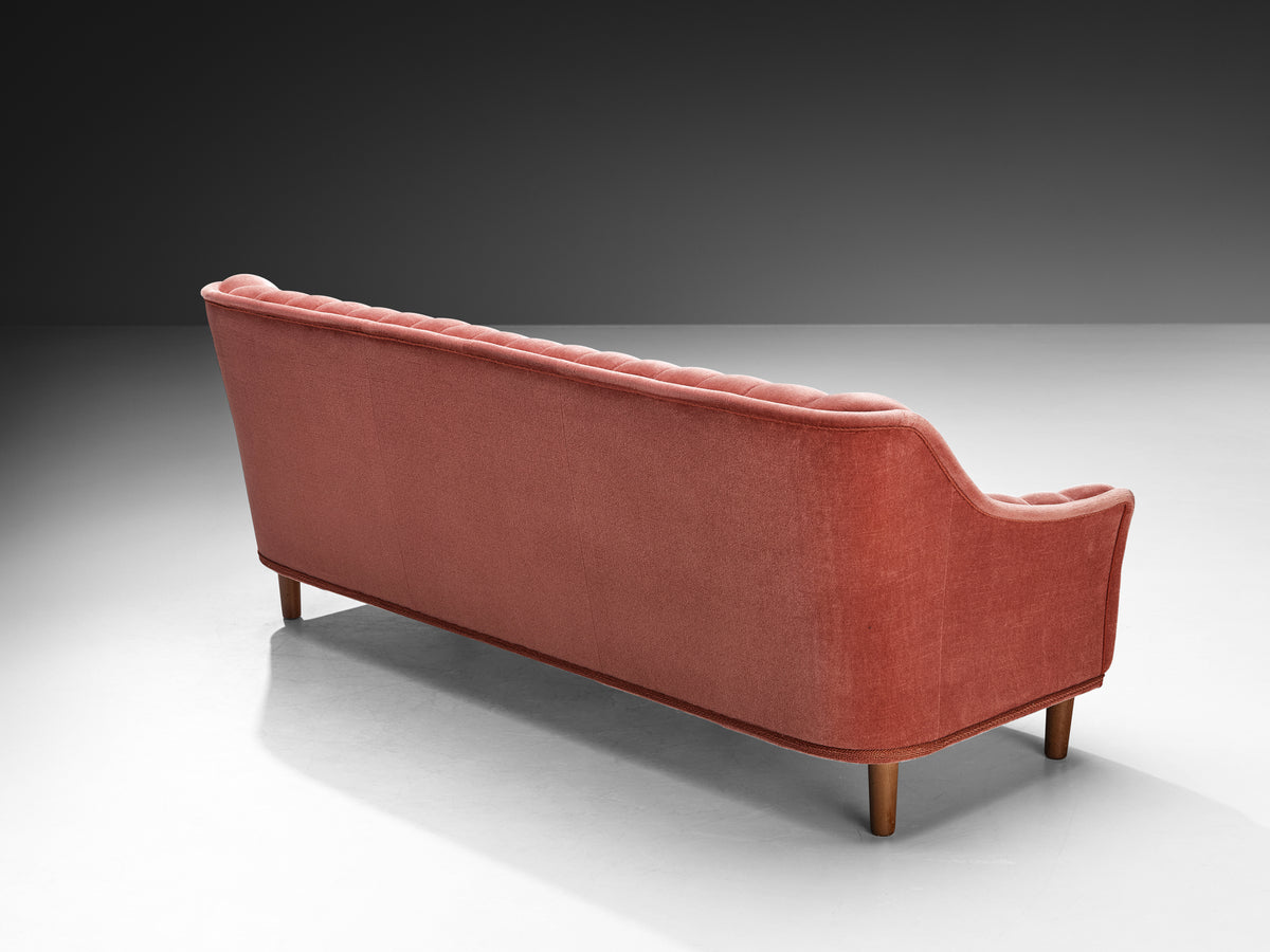 1950s Mid-Century Sofa in Tufted Dusty Pink Velvet and Oak Seating Morentz