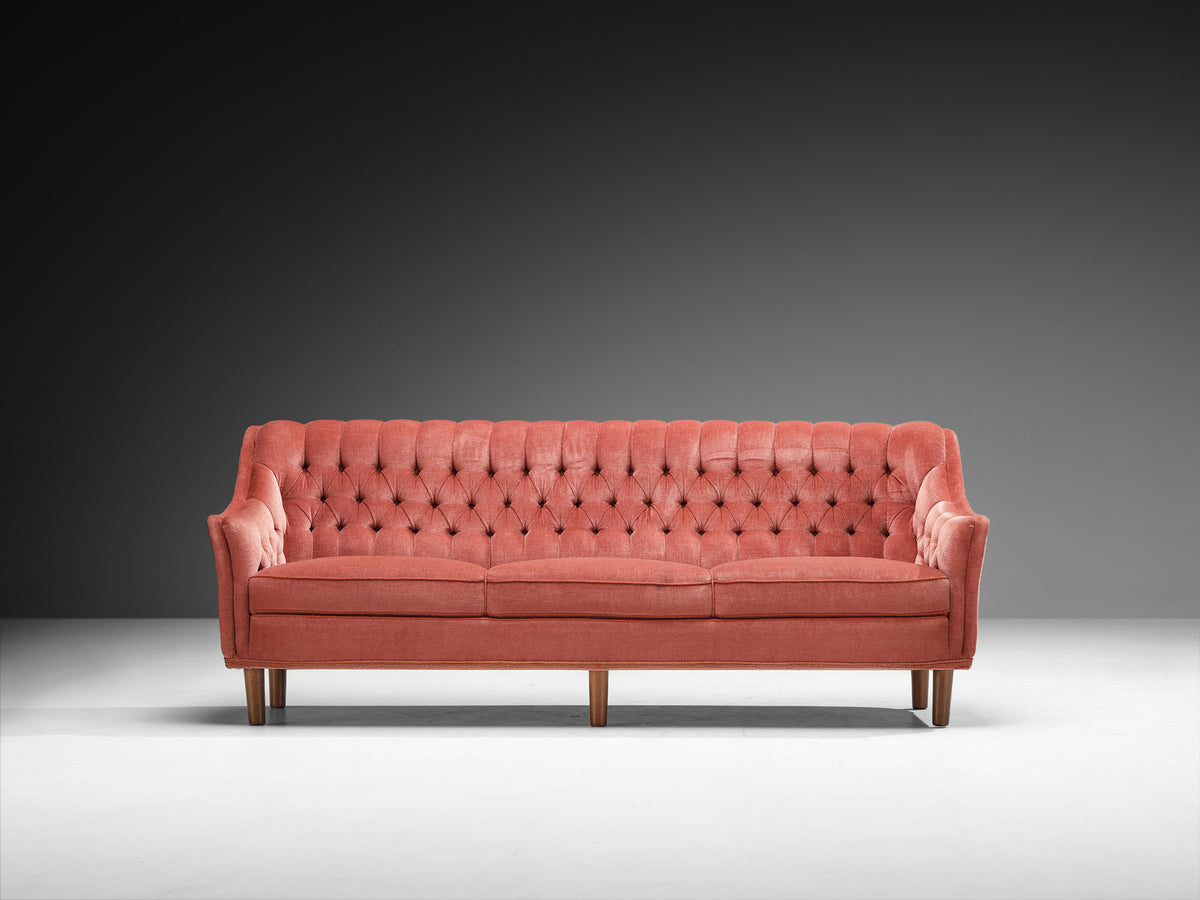1950s Mid-Century Sofa in Tufted Dusty Pink Velvet and Oak Seating Morentz