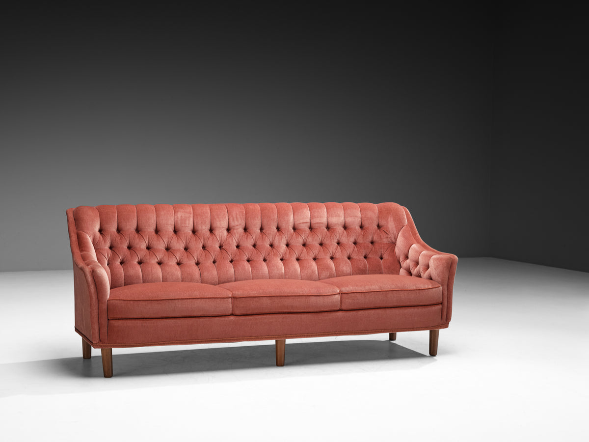 1950s Mid-Century Sofa in Tufted Dusty Pink Velvet and Oak Seating Morentz
