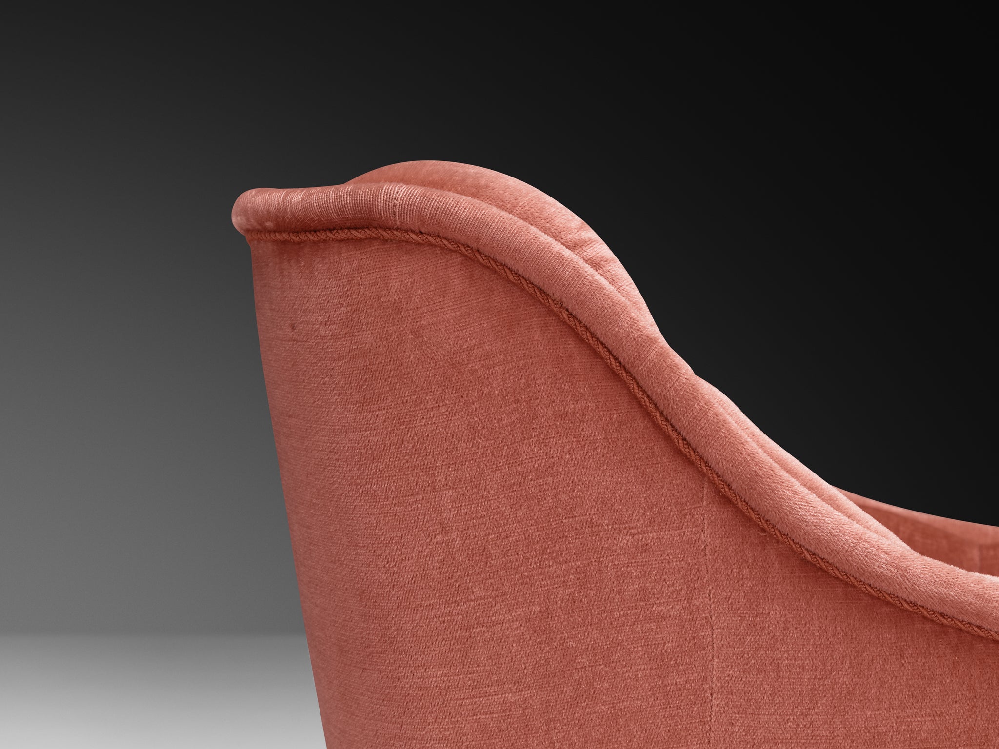 1950s Mid-Century Pair of Lounge Chairs in Tufted Dusty Pink Velvet and Oak Seating Morentz
