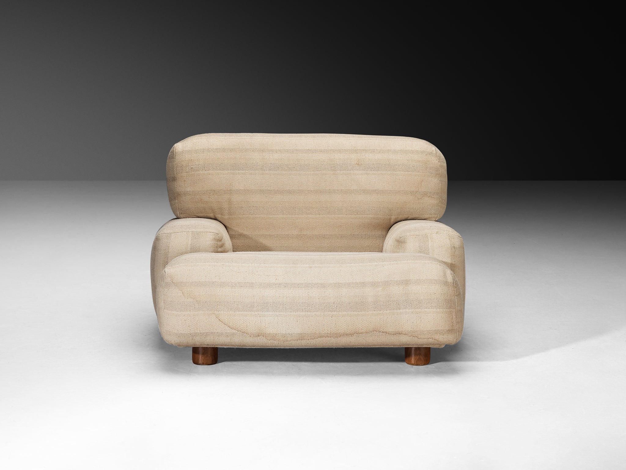 Italian Bulky Low-Slung Lounge Chair Seating Morentz