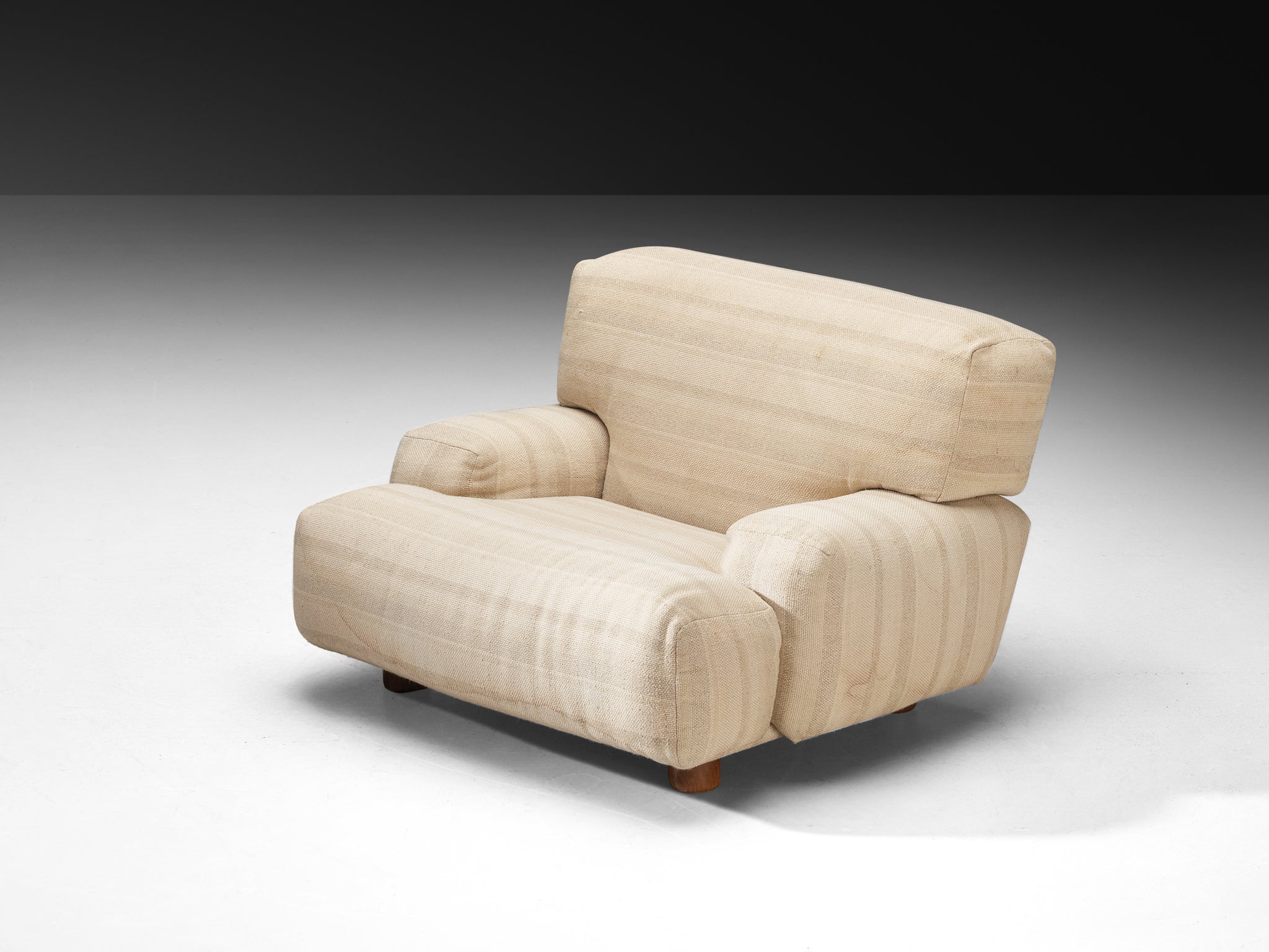 Italian Bulky Low-Slung Lounge Chair Seating Morentz