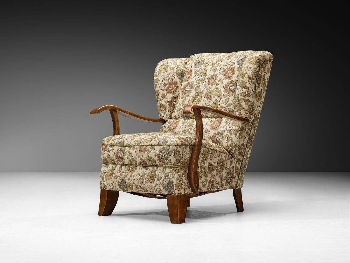 Pair of Wingback Lounge Chairs in Wood and Floral Upholstery, 1940s Seating Morentz