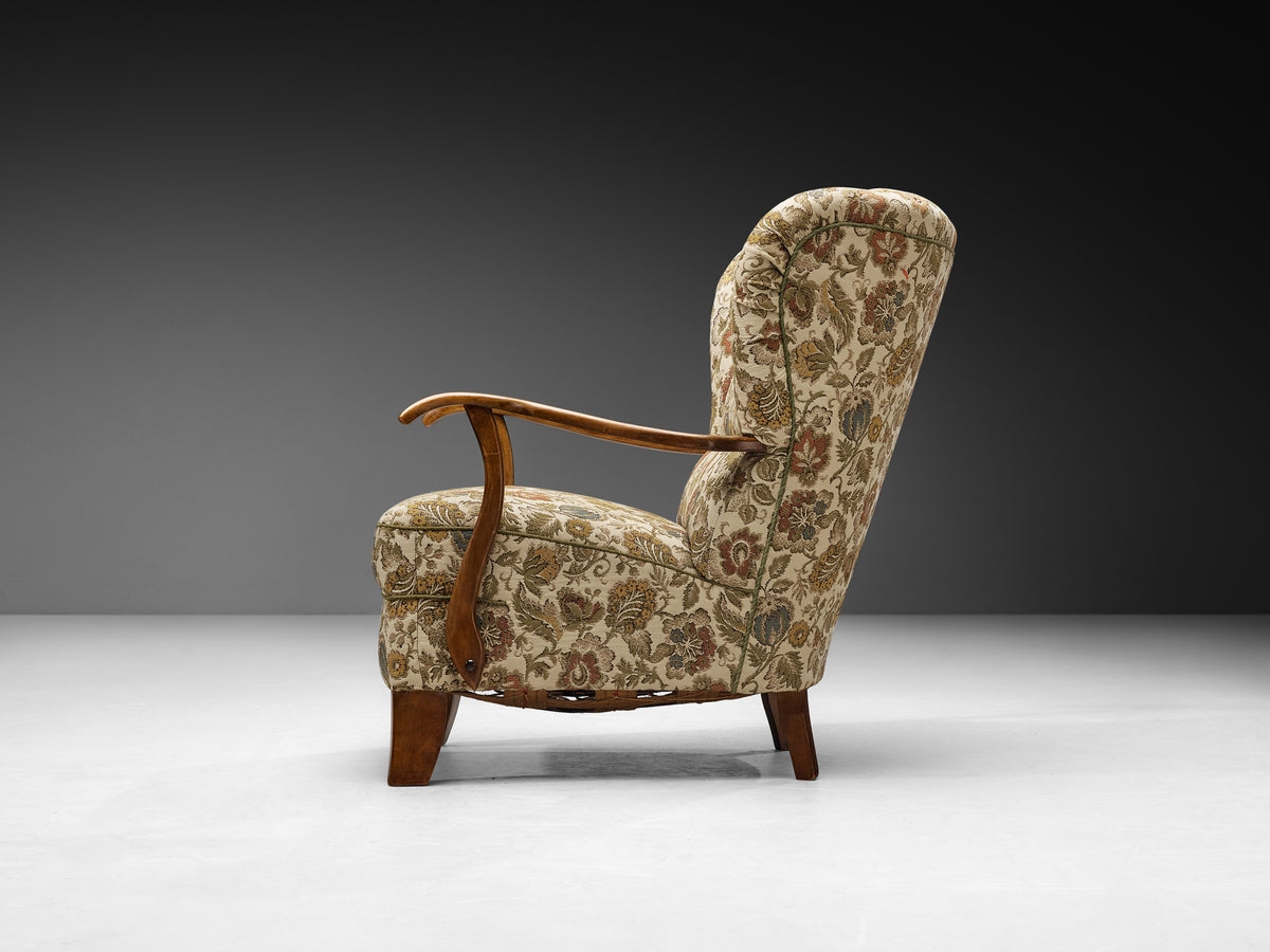 Pair of Wingback Lounge Chairs in Wood and Floral Upholstery, 1940s Seating Morentz