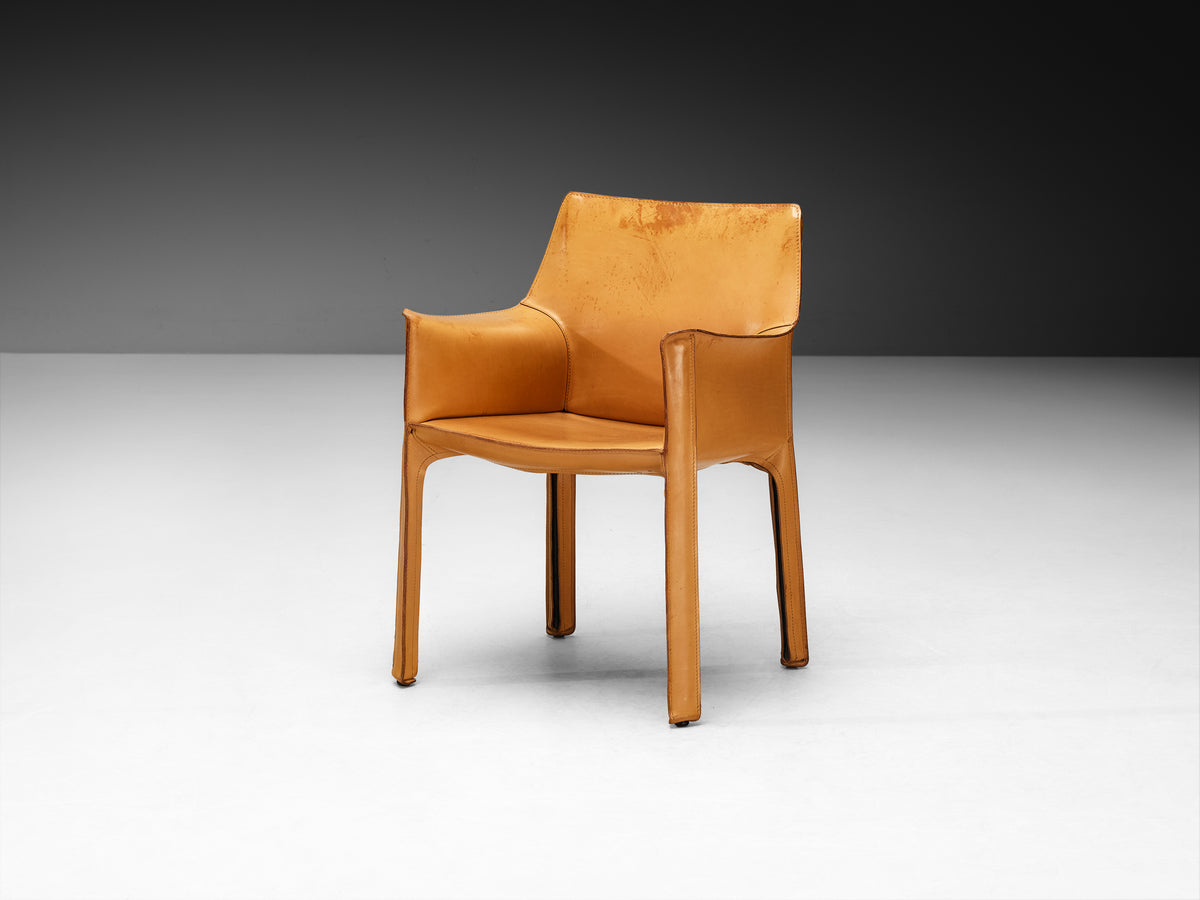 Mario Bellini for Cassina Set of Six ‘CAB 412’ and ‘CAB 413’ Chairs in Cognac Leather Seating Morentz