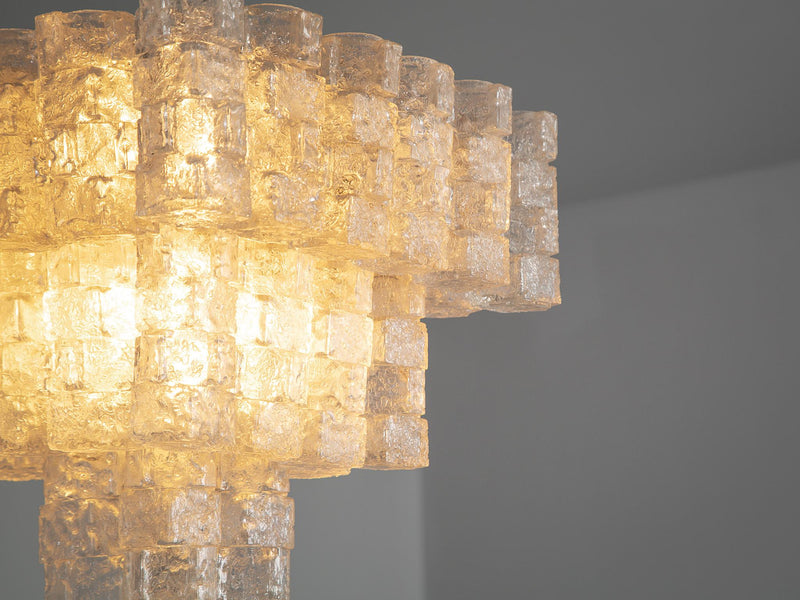 Italian Chandelier with Frosted Glass Sculptures