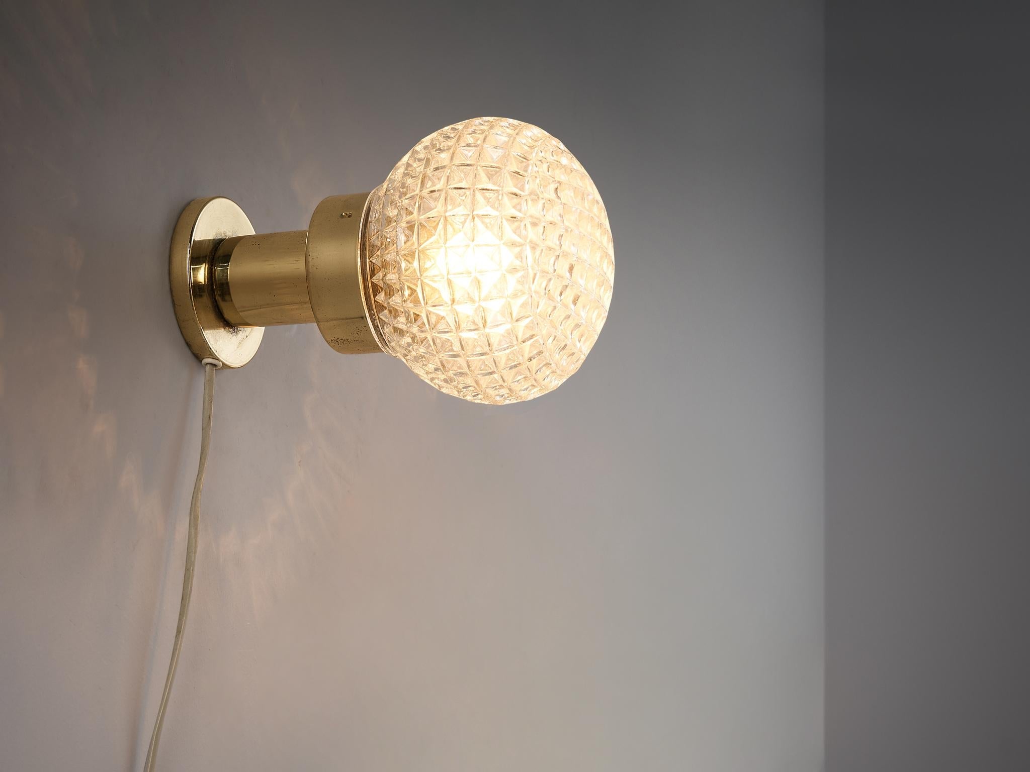Charming Wall Light in Structured Glass and Brass
