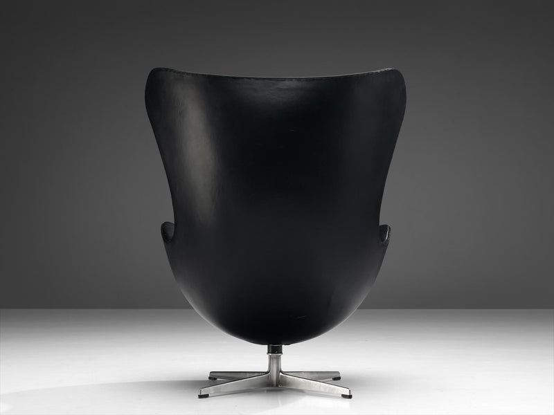 Arne Jacobsen for Fritz Hansen Early 'Egg' Lounge Chair in Black Leather