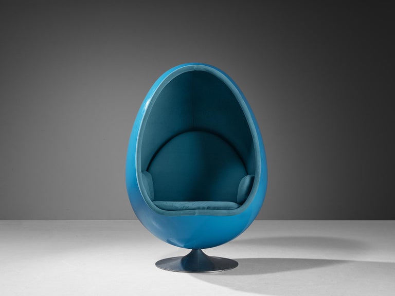 Thor Larsen for Torlan Staffanstorp 'Ovalia' Egg Chair in Blue Fiberglass