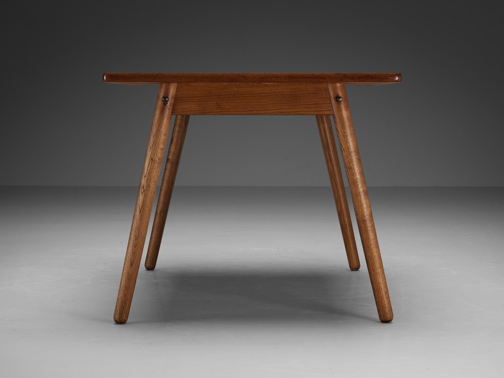 Simplistic Dining Table in Teak and Oak