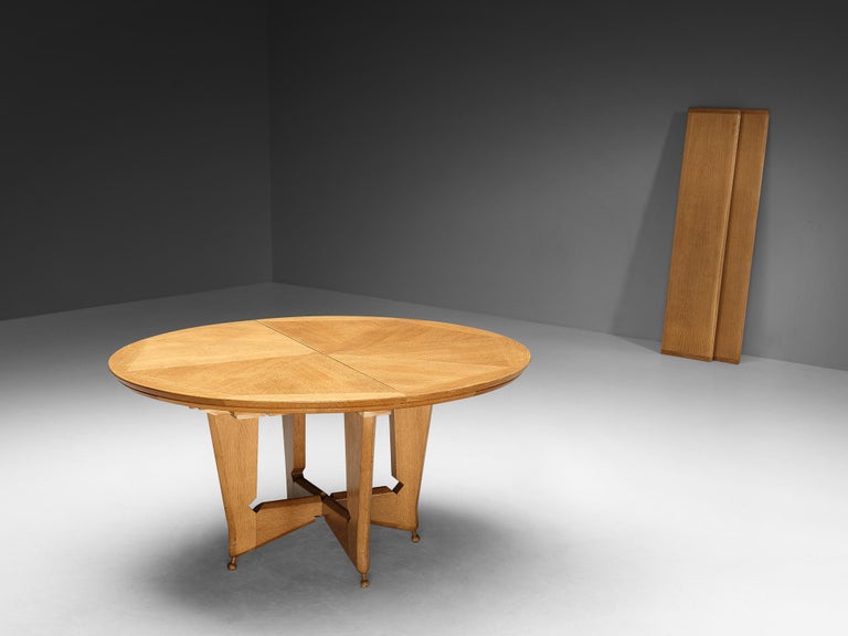 Guillerme & Chambron 'Victorine' Dining Table in Oak